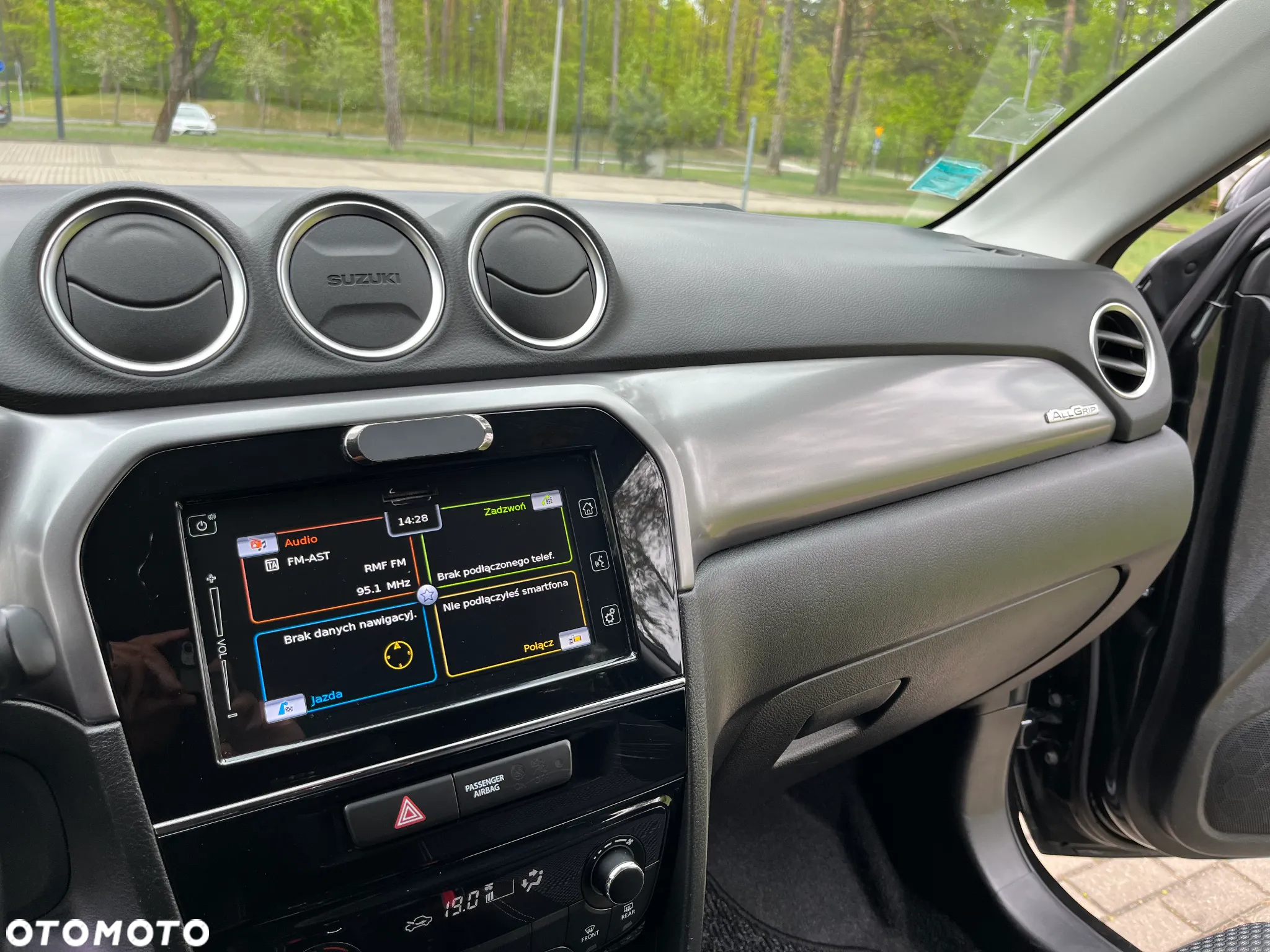 Suzuki Vitara 1.0 Boosterjet Premium 4WD - 28