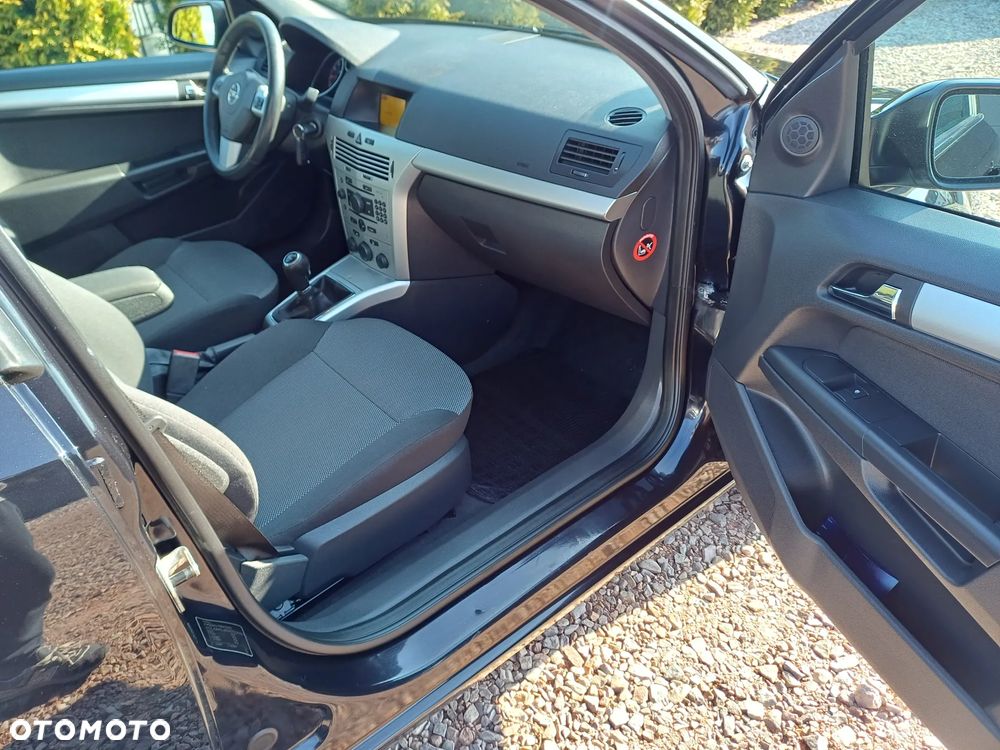 Opel Astra 1.6 Edition 111 Jahre - 18