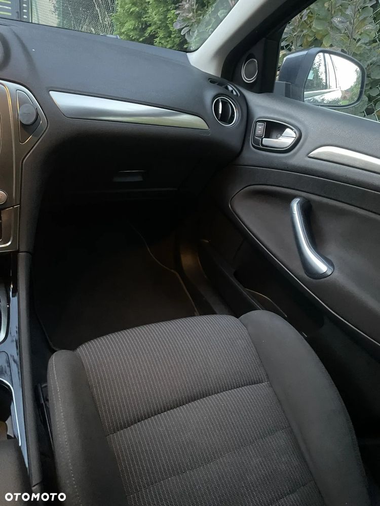 Ford Mondeo - 17