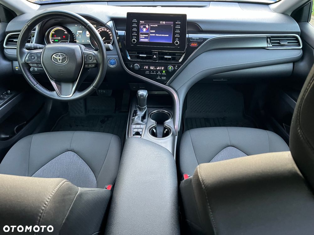Toyota Camry 2.5 Hybrid Comfort CVT - 28