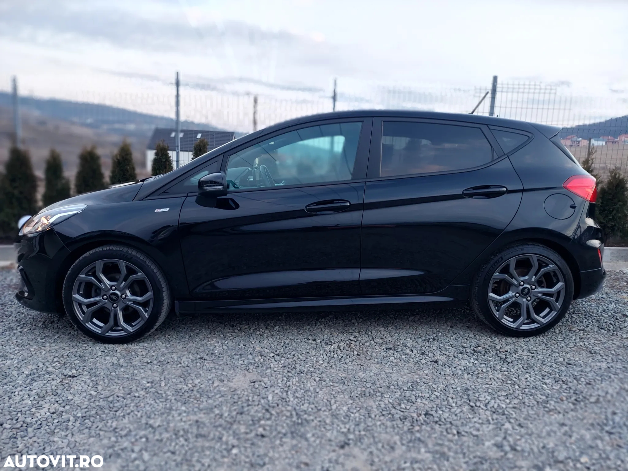 Ford Fiesta 1.0 EcoBoost S&S ST-LINE - 4