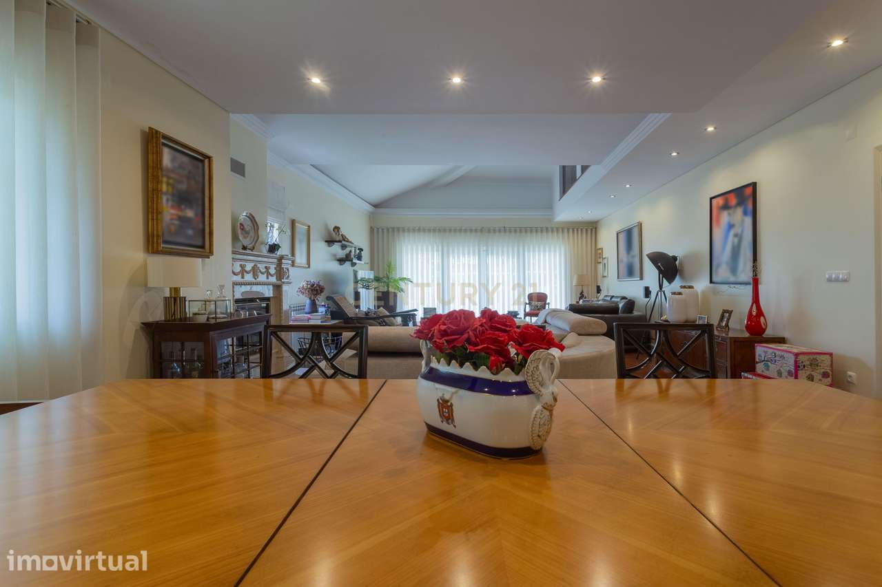 EXCLUSIVA MORADIA DE LUXO TÉRREA COM PISCINA NA VERDIZELA - Grande imagem: 2/60