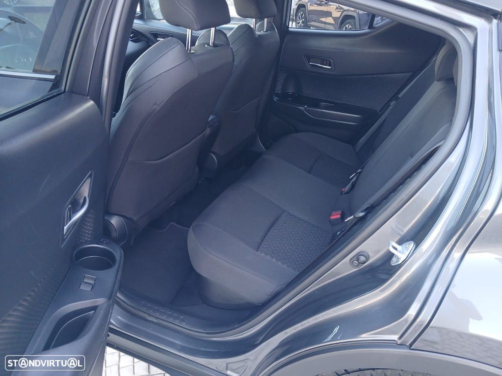 Toyota C-HR - 12