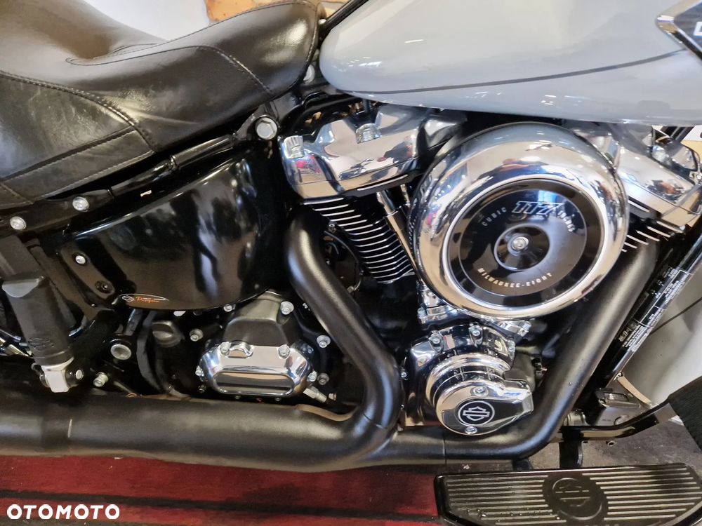 Harley-Davidson Softail Heritage Classic - 17
