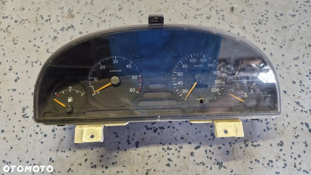 CITROEN EVASION 1.9D LICZNIK 1480070080 - 1