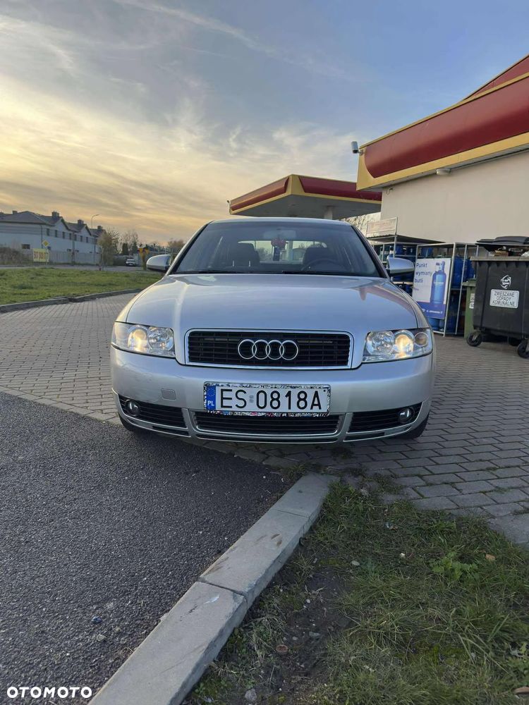 Audi A4 Limousine - 4