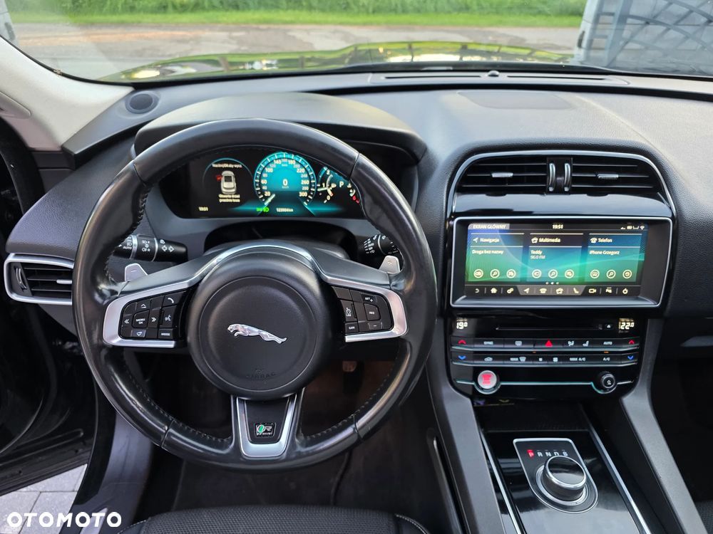 Jaguar F-Pace 2.0 i4D AWD R-Sport - 16
