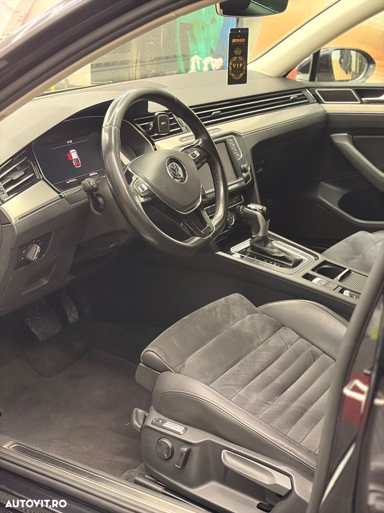 Volkswagen Passat 2.0 TDI DSG Highline - 9