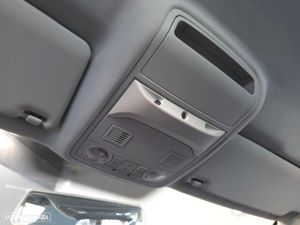 VW Golf 1.6 TDi Trendline BlueMotion - 28