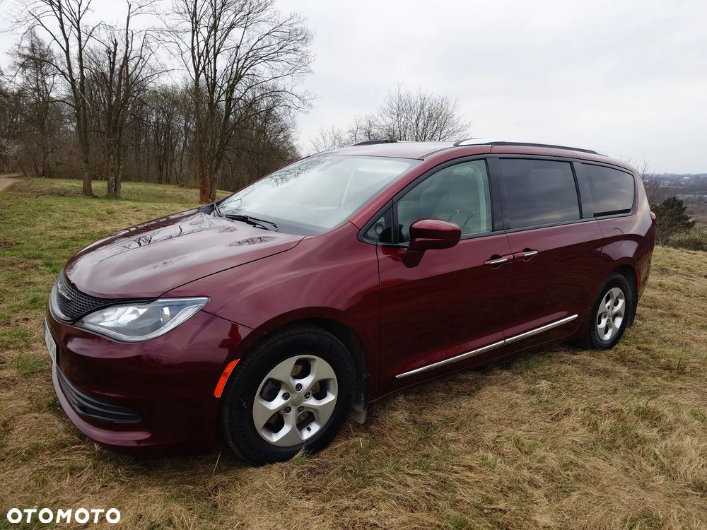Chrysler Pacifica - 12