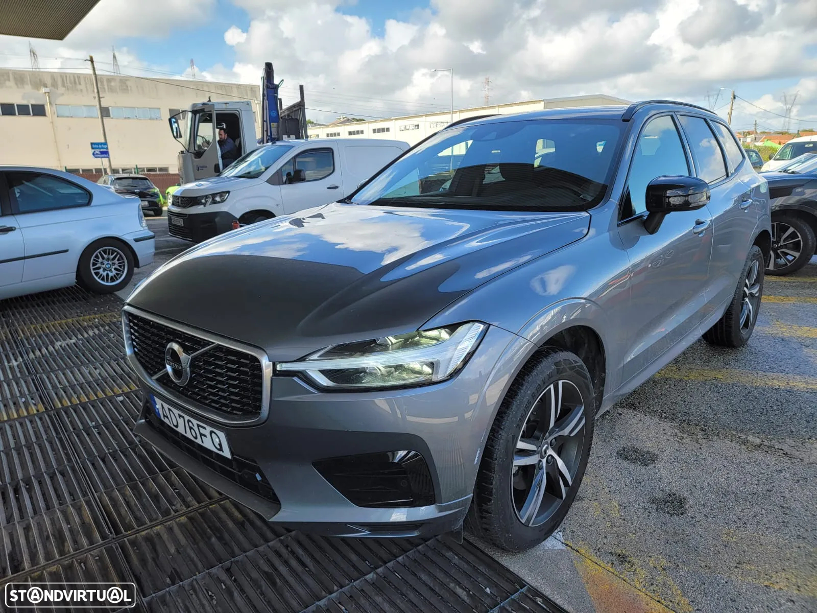 Volvo XC 60 2.0 D4 Momentum Plus Geartronic - 4