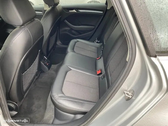 Audi A3 Sportback 1.6 TDI DPF Ambiente - 5