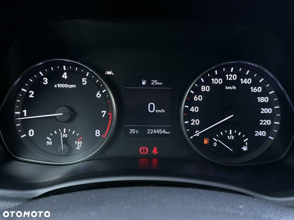 Hyundai i30 1.5 DPI Classic + - 21