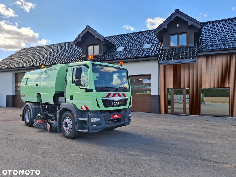 MAN TGM 16.250 Zamiatarka BUCHER CityFant 6000 Euro 6 EUnited PM10 Dodatkowy Silnik Rok: 2015 Zamiatarka Uliczna Niski Przebieg - 1