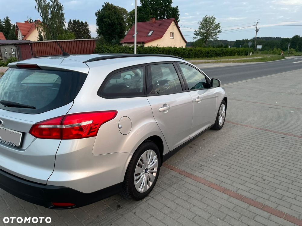 Ford Focus SW - 18