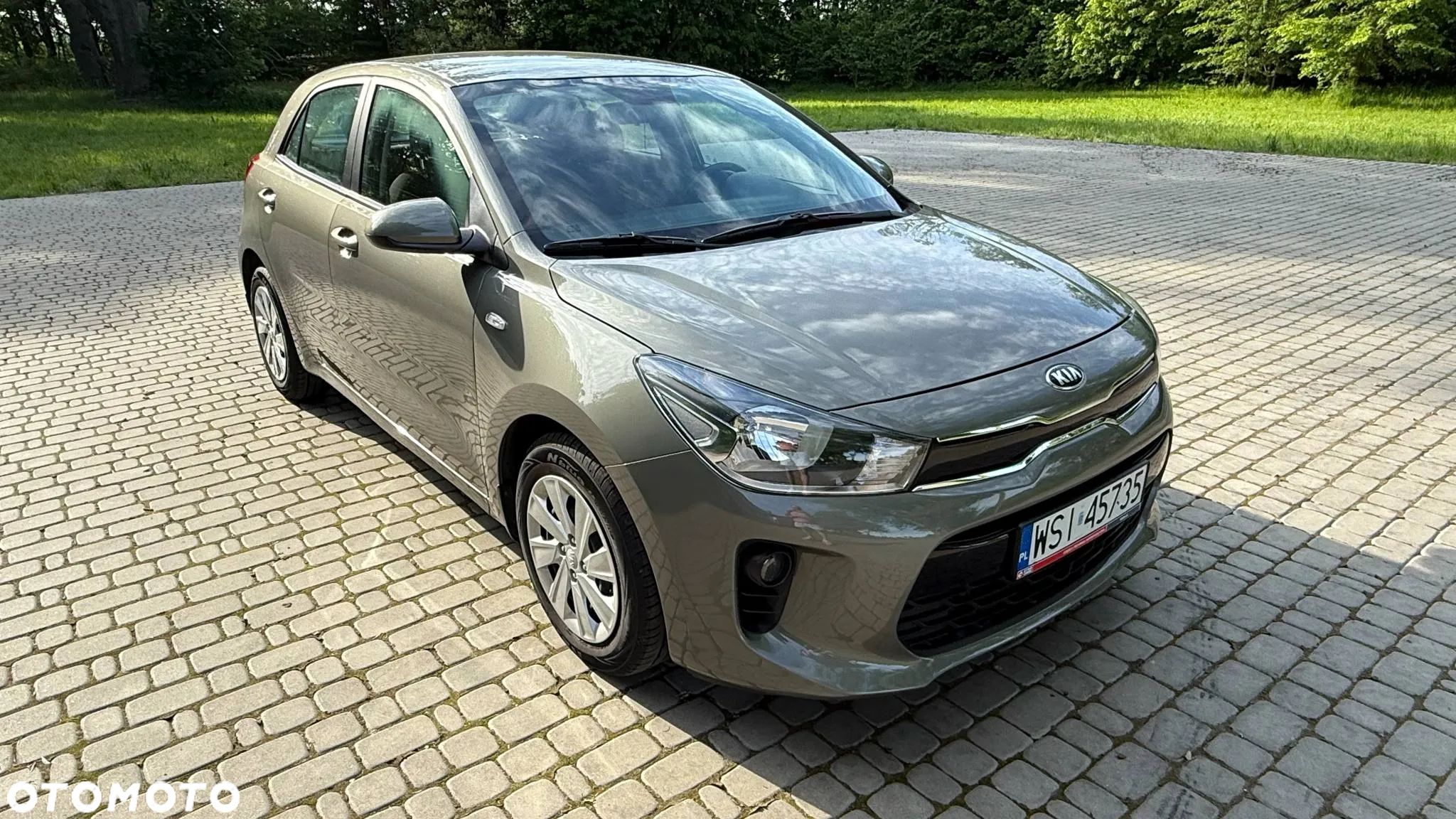 Kia Rio 1.2 L - 1