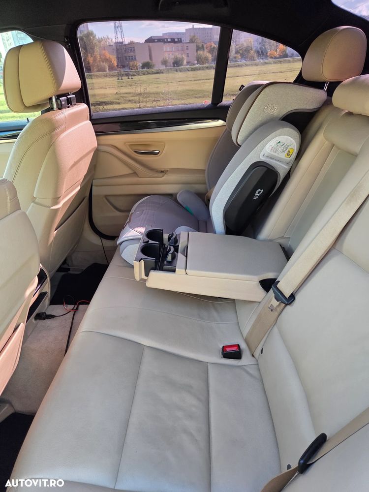 BMW Seria 5 520d Aut. - 13