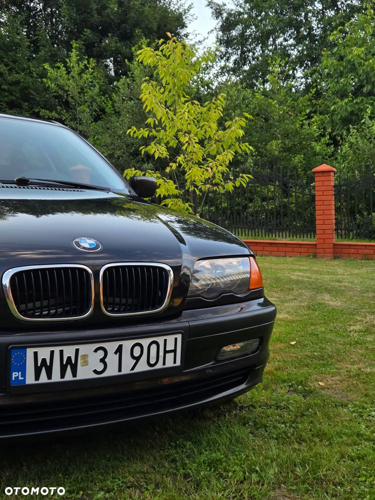 BMW Seria 3 318i - 9