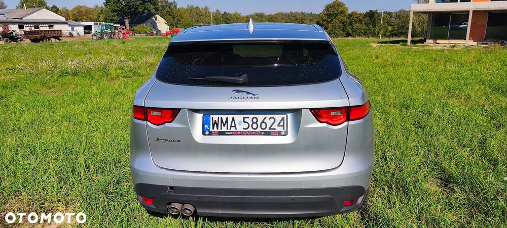 Jaguar F-Pace 2.0 i4D RWD Pure - 6