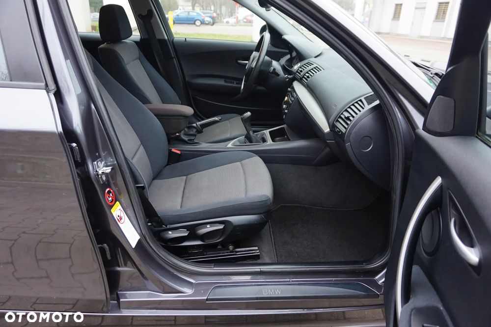 BMW Seria 1 116i - 33