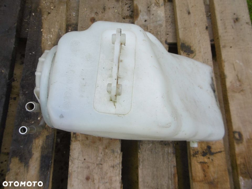 ZBIORNIK SPRYSKIWACZY MERCEDES 124 - 3