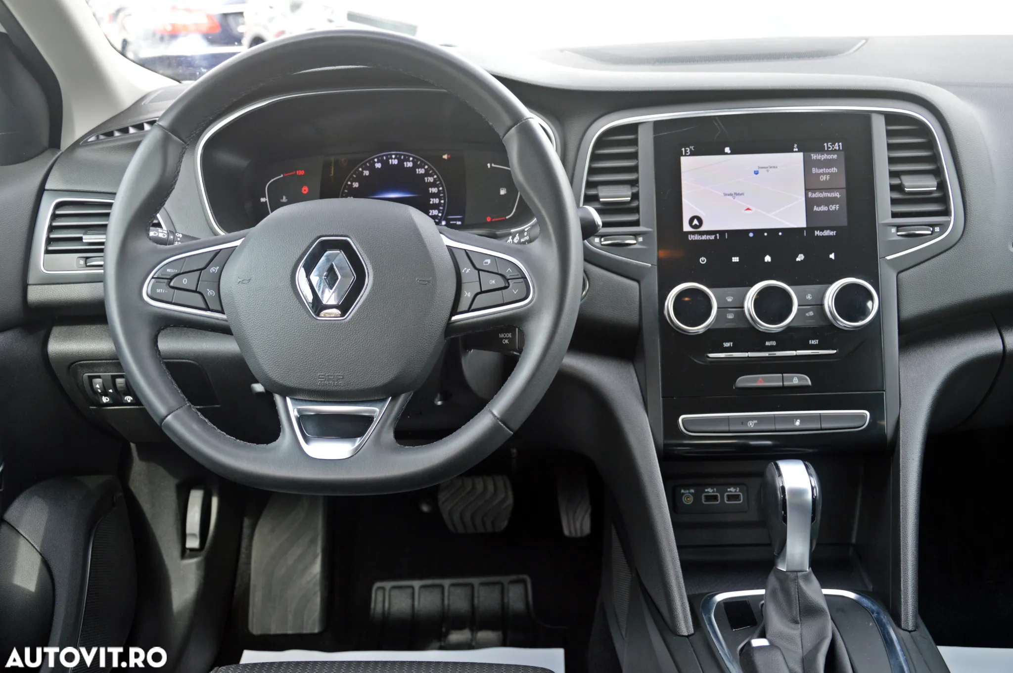 Renault Megane BLUE dCi 115 EDC BUSINESS EDITION - 23