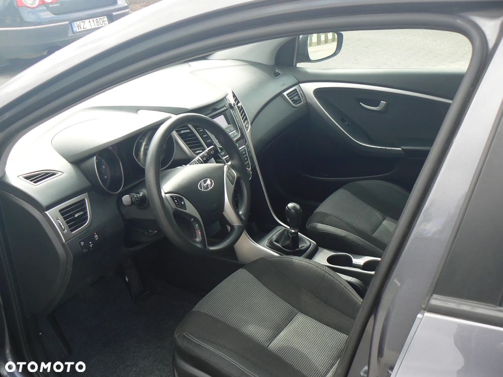 Hyundai i30 1.6 D Classic + - 10