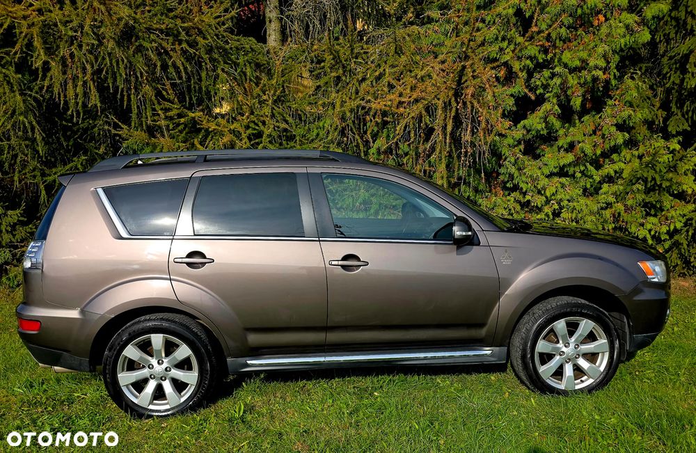 Mitsubishi Outlander 2011 photo 4