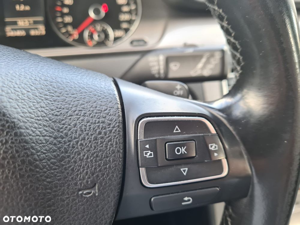 Volkswagen Passat 2.0 TDI Comfortline DSG - 20