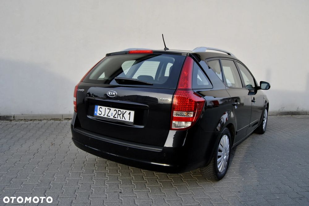 Kia Ceed - 8