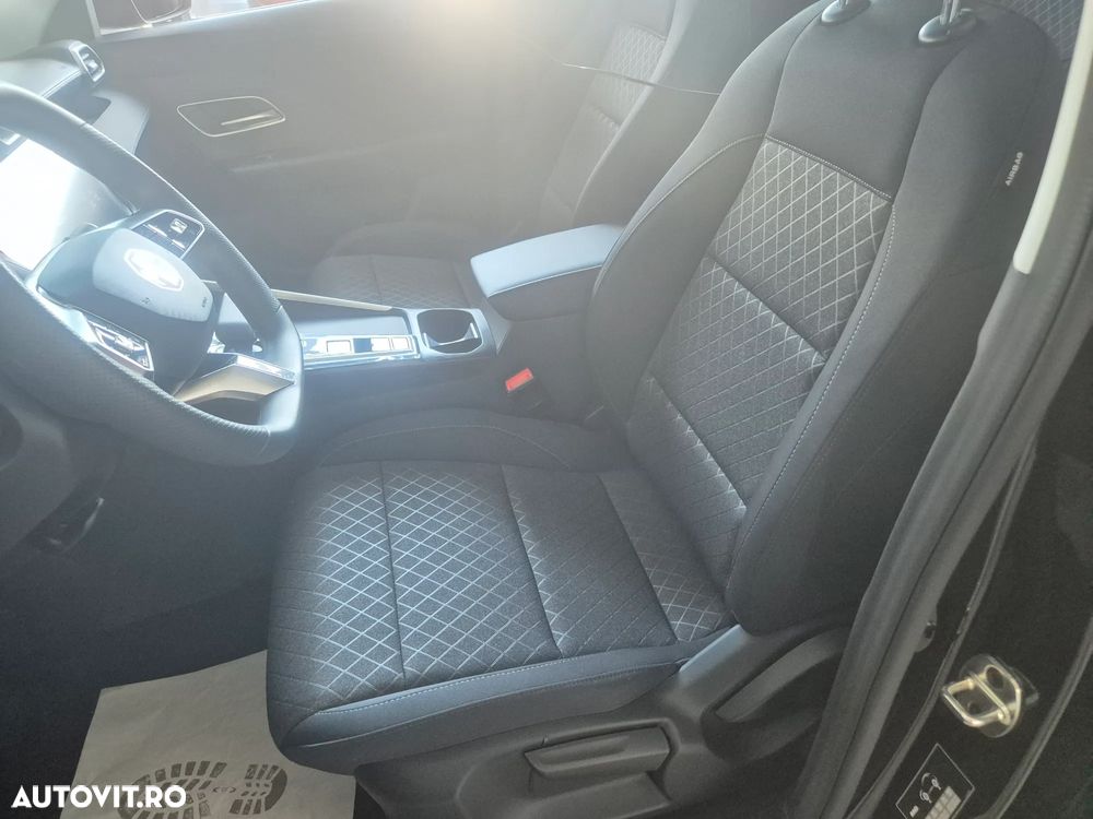 MG ZS HEV Hybrid+ Standard - 28