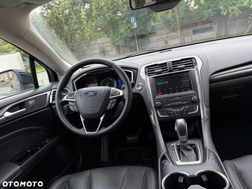 Ford Mondeo 2.0 Hybrid Titanium - 17