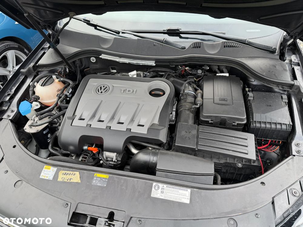 Volkswagen Passat 2.0 TDI Highline - 30