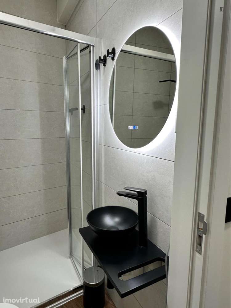 Quarto - localizado em Pedrouços Porto - Grande imagem: 3/13