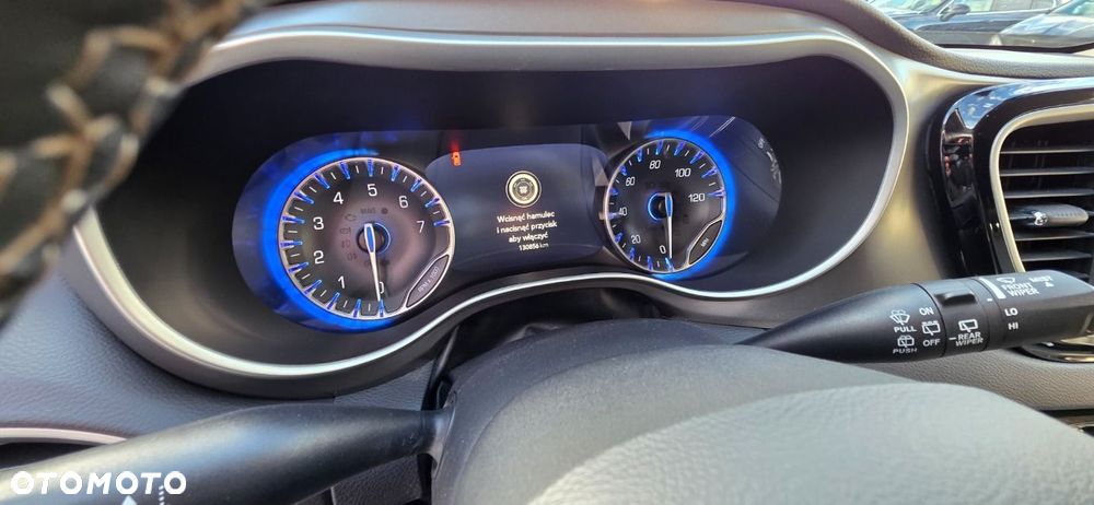 Chrysler Pacifica - 15