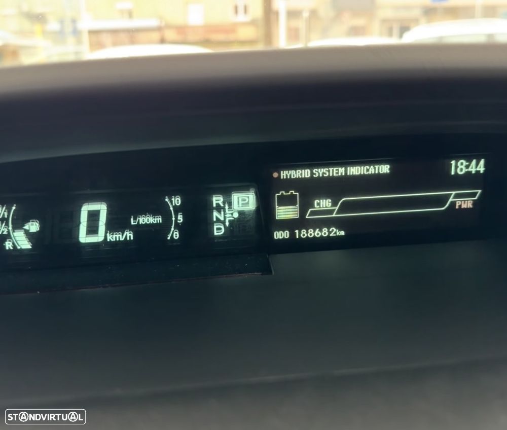 Toyota Prius 1.8 Exclusive - 28