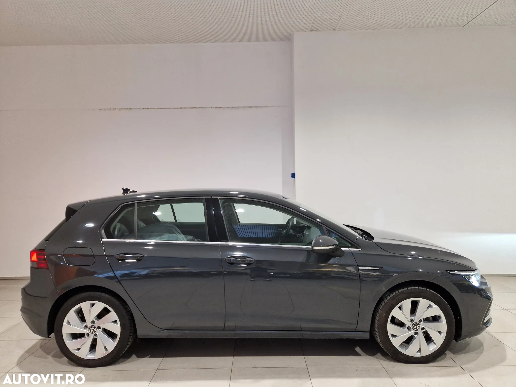 Volkswagen Golf - 6