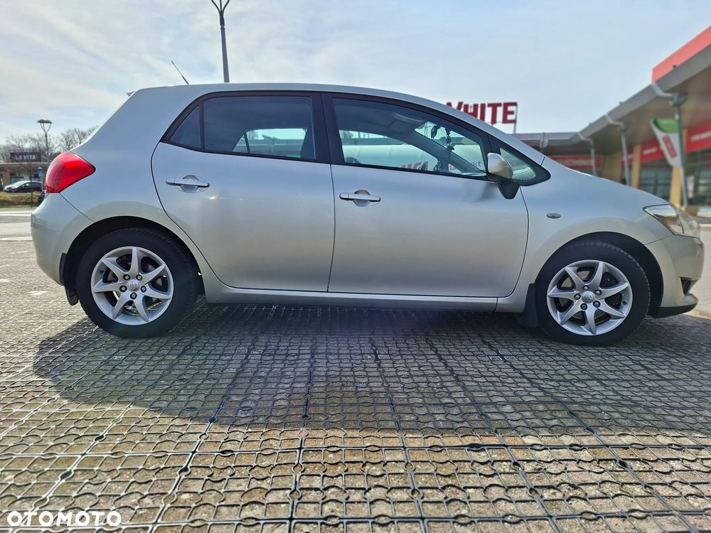 Toyota Auris 2.0 D-4D - 2