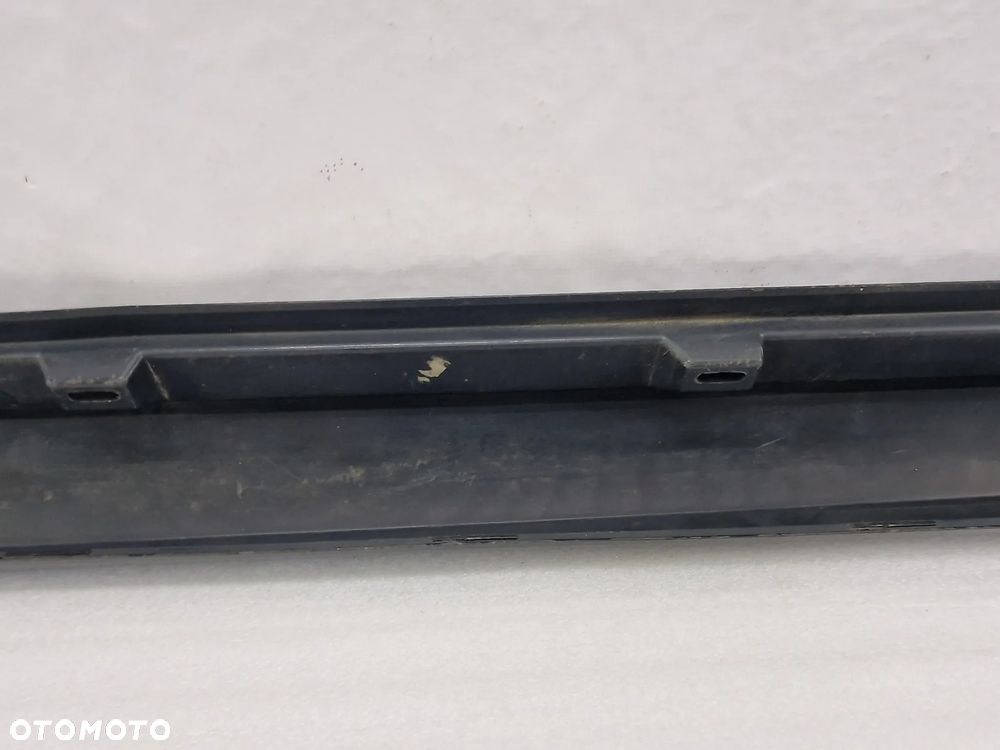 VW PASSAT B7 3AA 10- PRAWA LISTWA PROGOWA / NAKŁADKA PROGU , NR 3AA853092C / 3AA853856 , NR AUKCJI PR432 - 13