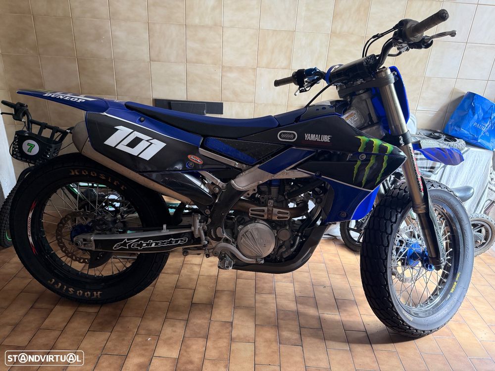 Yamaha YZF - 1