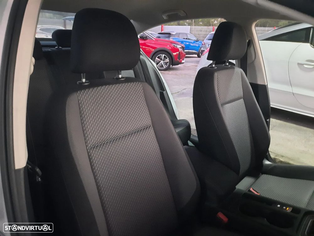 VW Passat 1.6 TDI BlueMotion - 30