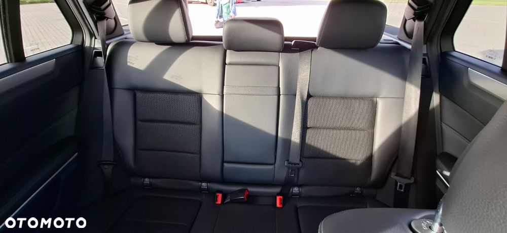 Mercedes-Benz Klasa E 220 BlueTEC 9G-TRONIC - 32