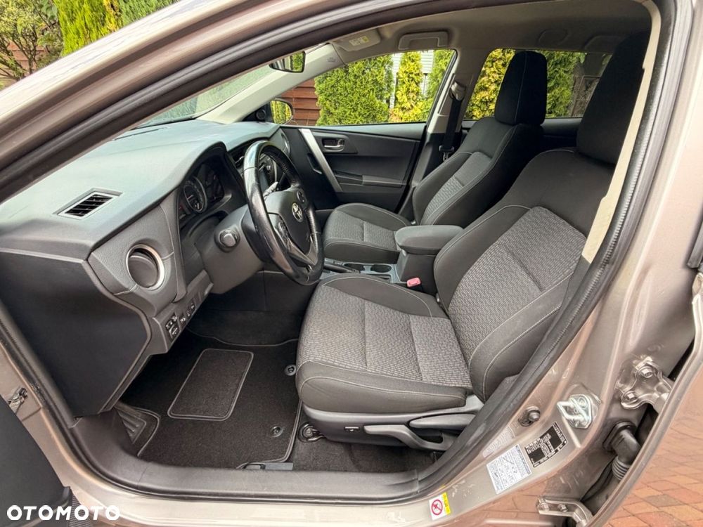 Toyota Auris Hybrid 135 Premium - 14
