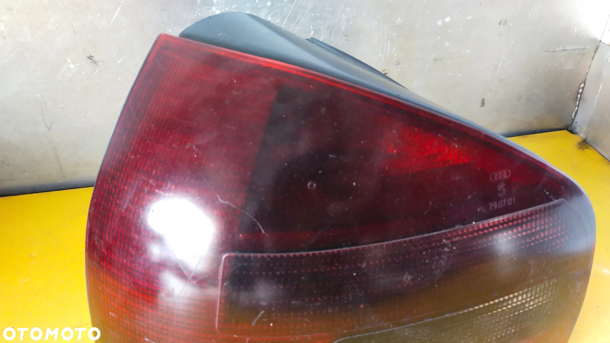 AUDI A3 8L LAMPA TYŁ LEWA - 2
