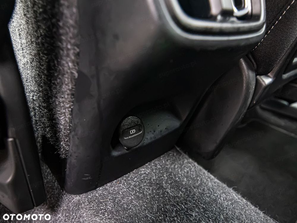 Volvo XC 40 T3 Momentum Pro - 23