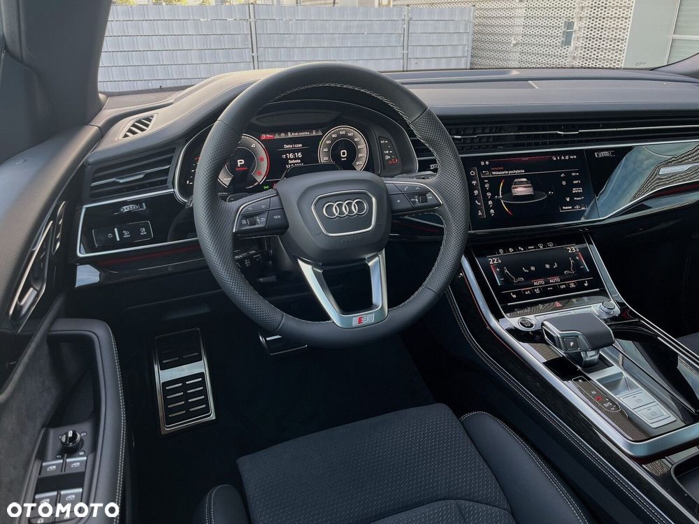 Audi Q8 - 12
