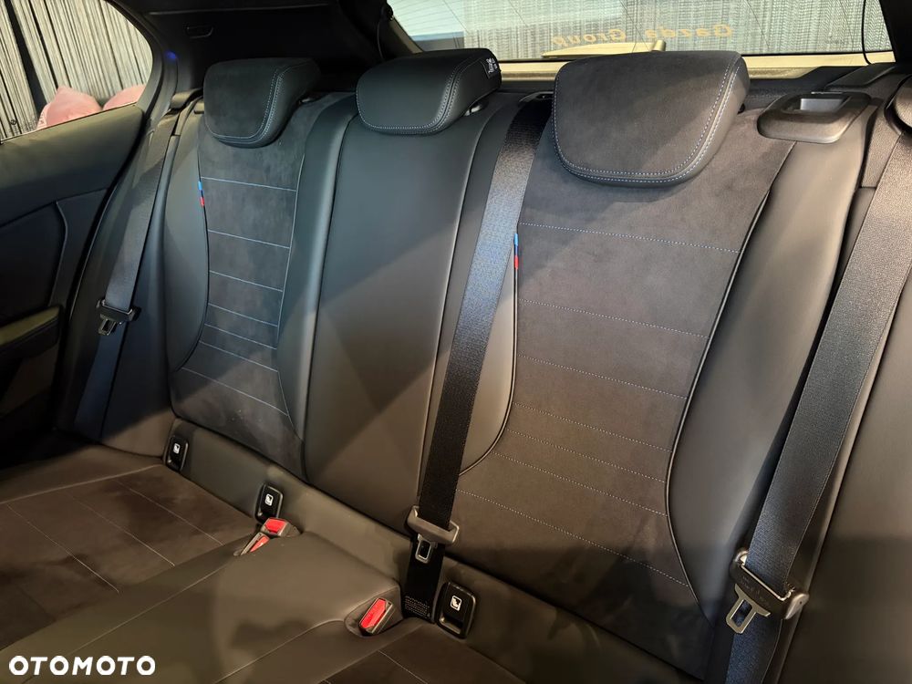 BMW Seria 1 120 mHEV - 22