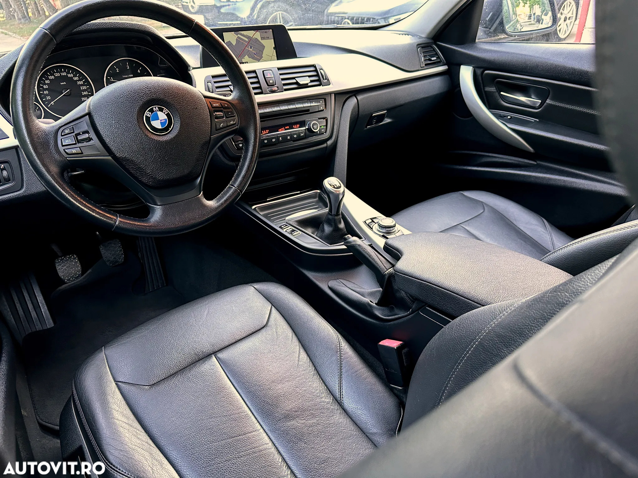 BMW Seria 3 316d Touring Advantage - 9