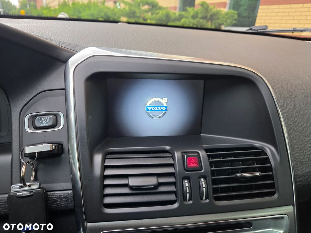 Volvo XC 60 D4 Geartronic Momentum - 39