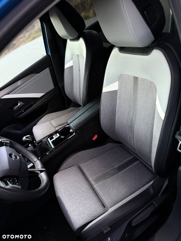 Opel Astra 1.2 T Elegance S&S - 28